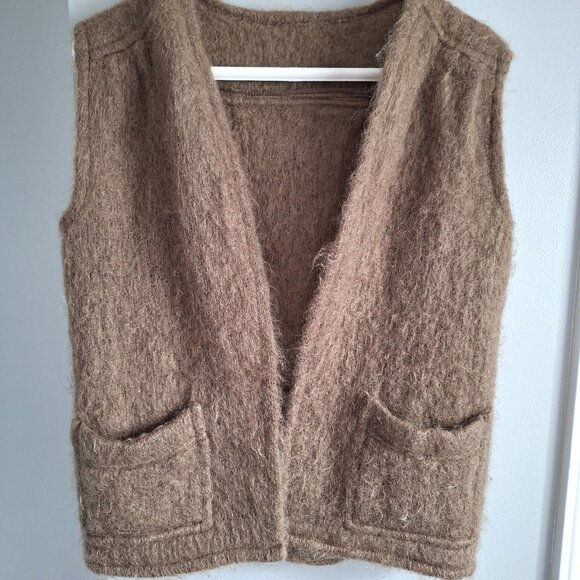 Donegal Design 100% Wool Vest with Pockets - Picture 6 of 6